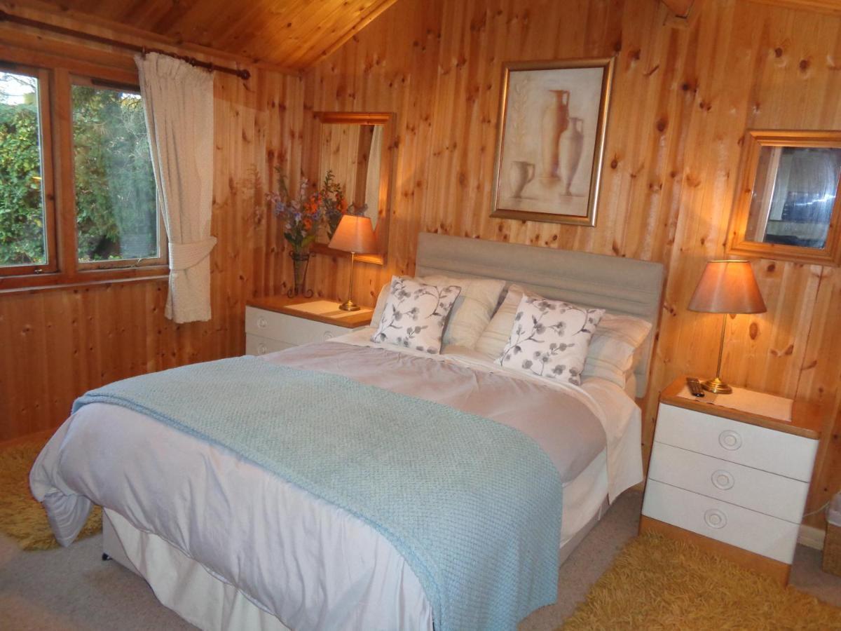 Idyllic Log Cabin Near Stratford Upon Avon Stratford-upon-Avon Exterior foto