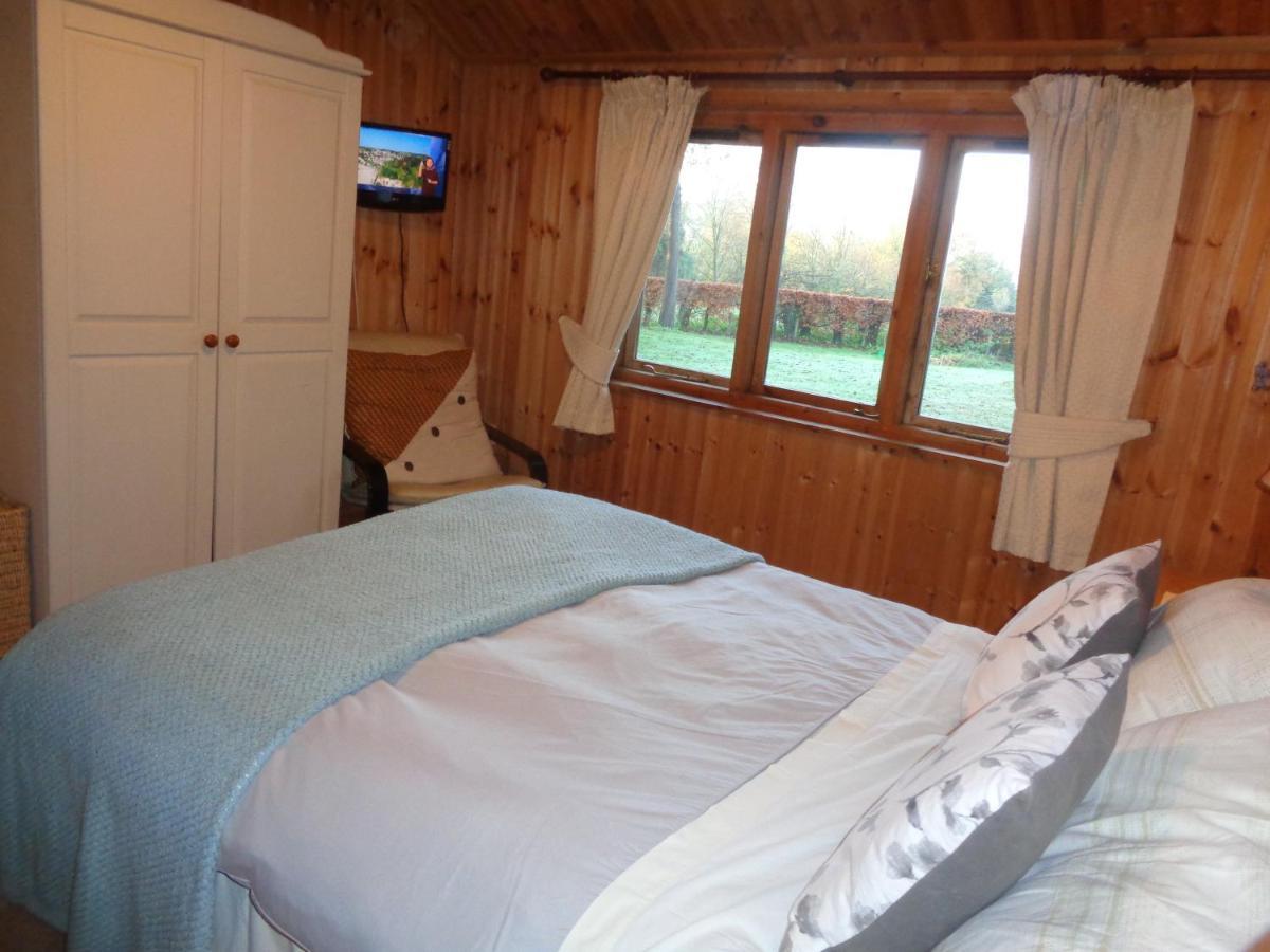 Idyllic Log Cabin Near Stratford Upon Avon Stratford-upon-Avon Exterior foto